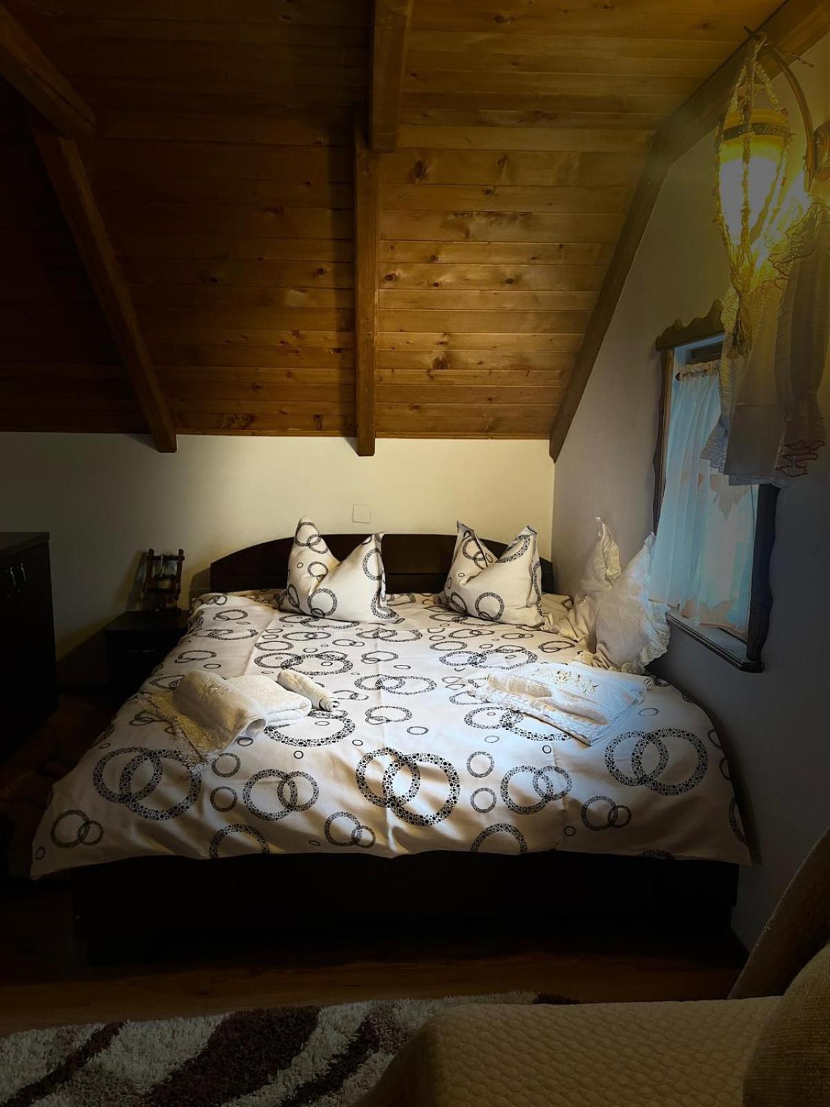 Cabana Rustic Borşa Стая снимка
